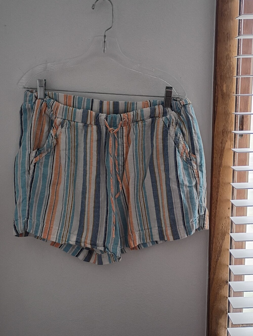 Briggs New York Striped Elastic Waist Women’s Shorts in Blue & Tan